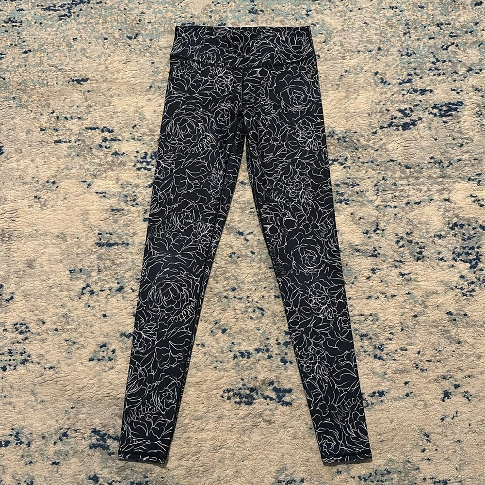 FABLETICS Leggings size Small